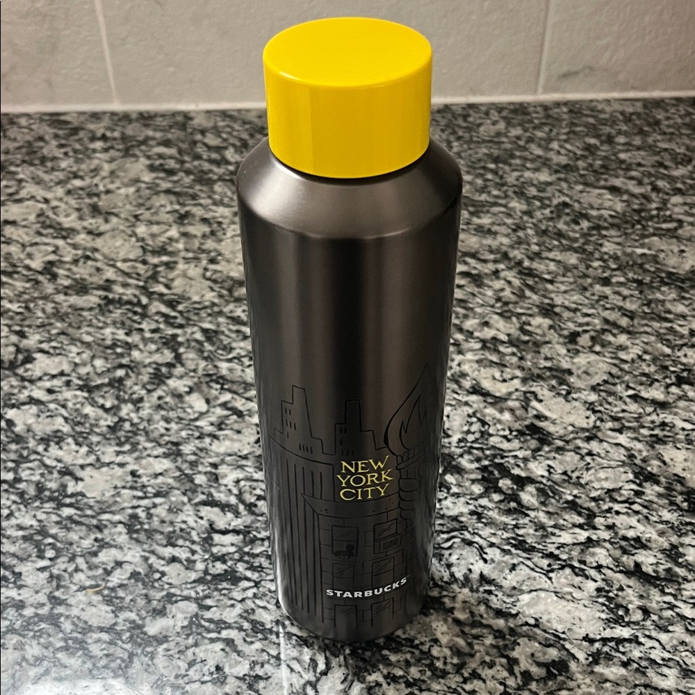 NWT Starbucks New York City Vacuum Insulated Water Bottle 20 oz Gray